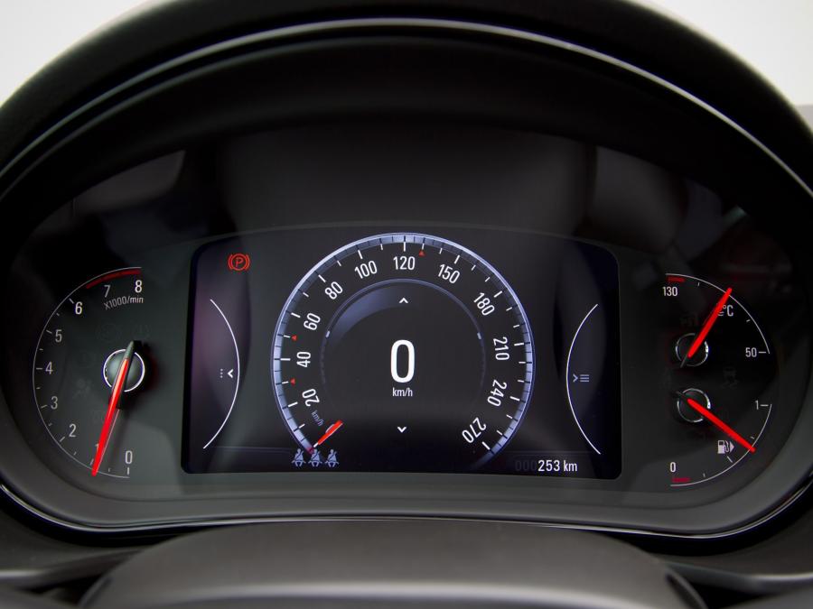  Opel Insignia Hatchback 2013 года  (фото 8 из 16)